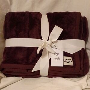 UGG Rich Maroon Plush Throw